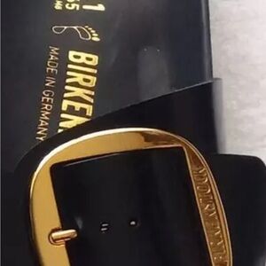 Birkenstock Black Patent Big Buckle - Madrid

Bought brand new, worn once